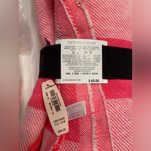 Victoria secret beach tote and blanket - Picture 8 of 10